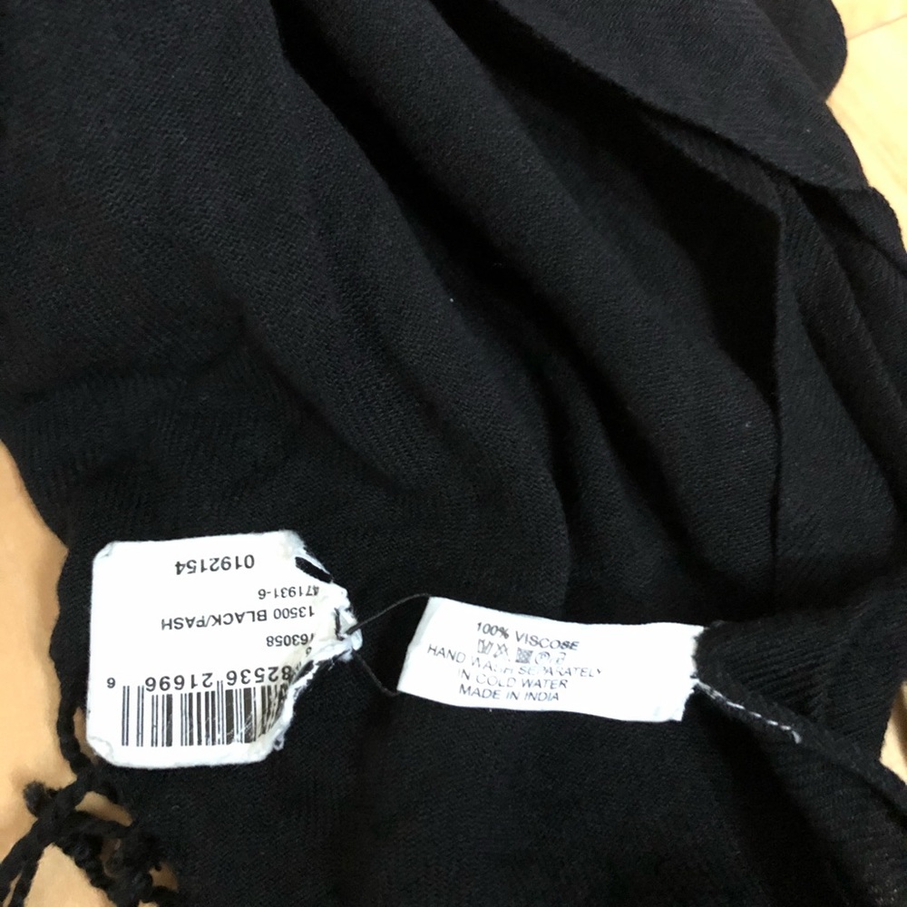 SCARF - Picture 4 of 4